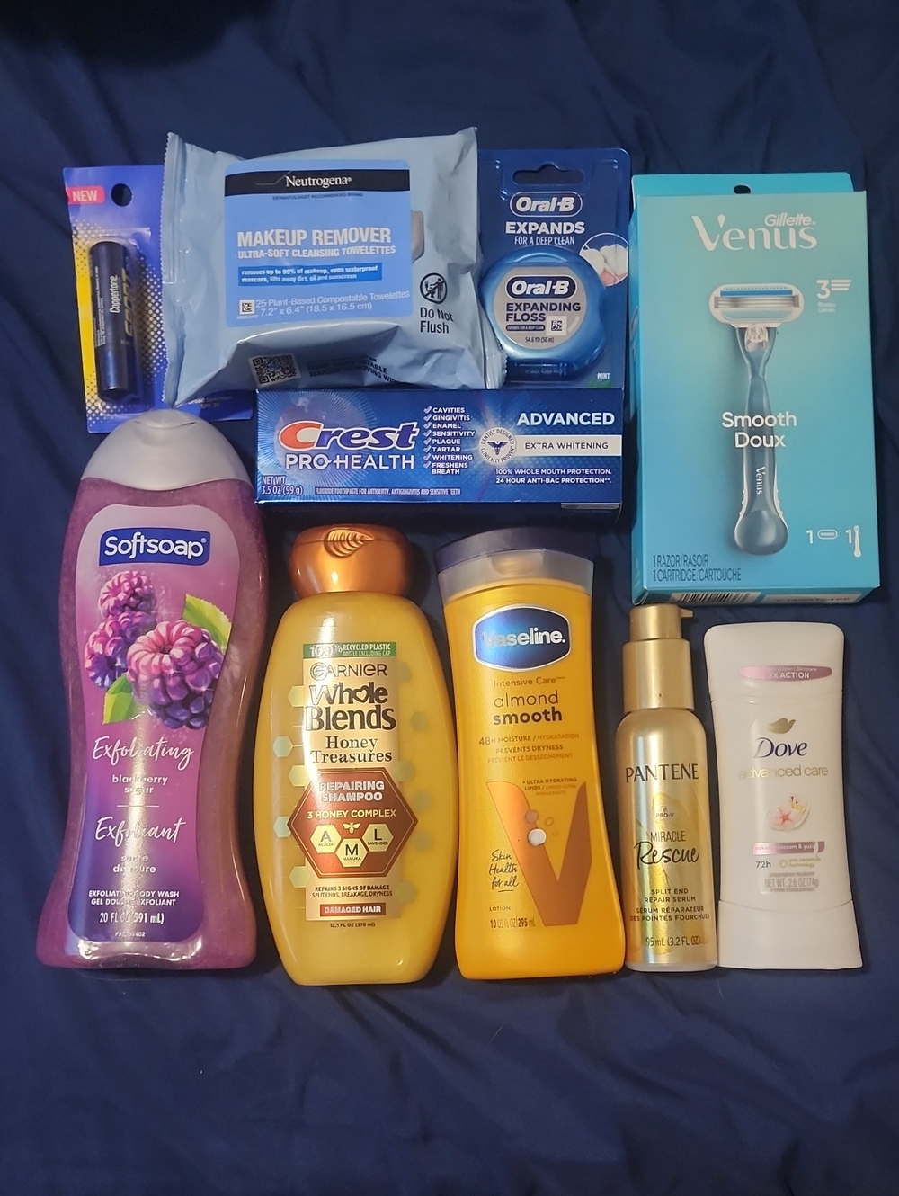 bundle self care VENUS Blue Razor with Assorted Bath & Body Essentials